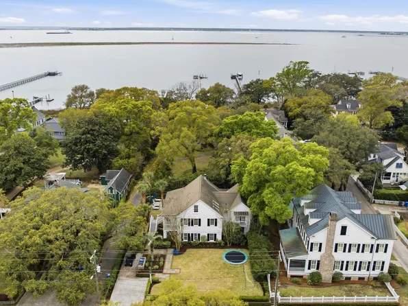 207 Pitt St, Mount Pleasant, SC 29464