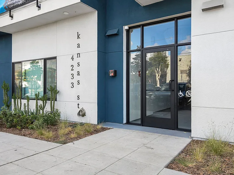 4233 Kansas Street — Photo 10