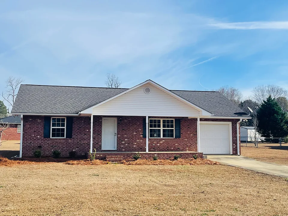 109 Lincoln Dr