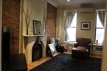 Rented by R New York