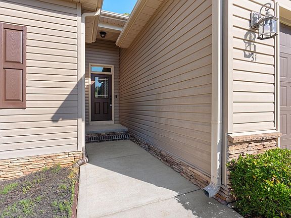 4th image of 31 Caperton Way