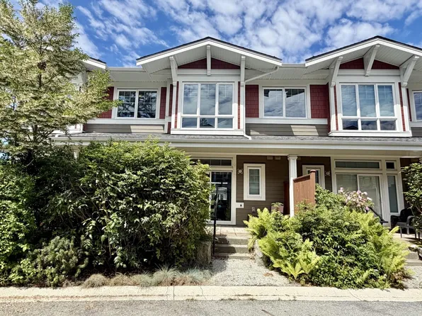 5956 Beachgate Ln, Sechelt, BC V7Z 0S2