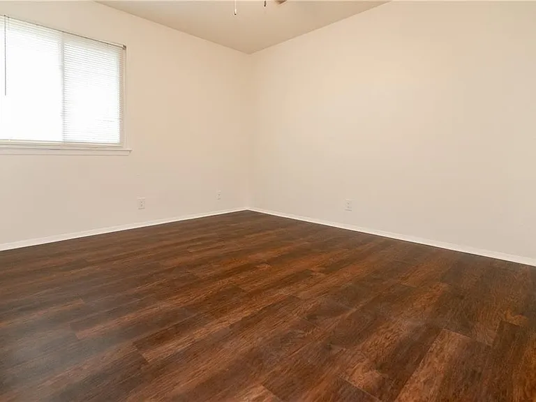 10604 Lanshire Dr #B — Photo 13