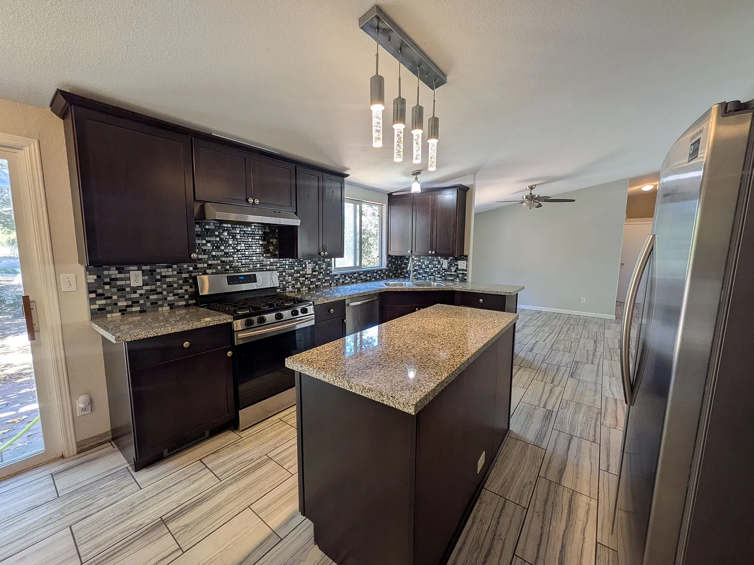 3 bed, $3,400 — Photo 1