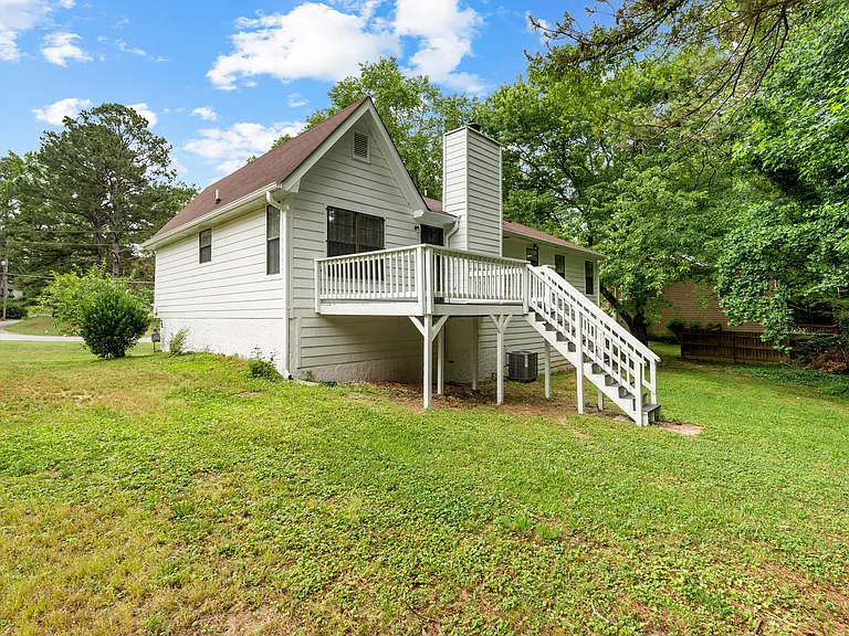 90 Edelweiss Dr — Photo 2