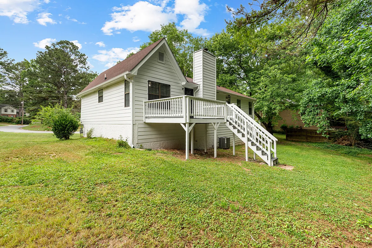 Building Photo - 90 Edelweiss Dr