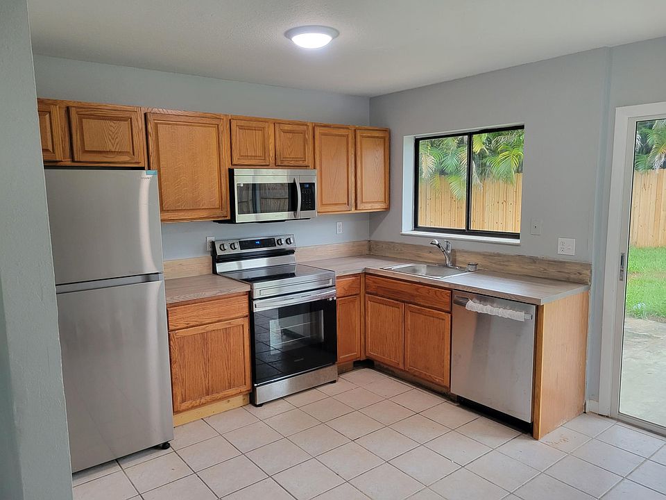 1st image of 2625 SE Mariposa Ave