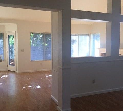5th image of 9416 Kensington Ct