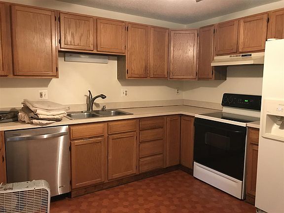 3rd image of 5 Mary Jo Ln