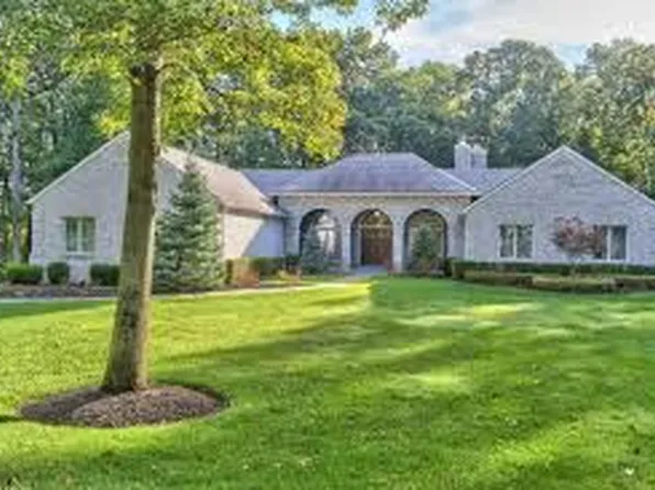10 Woodfield Dr, Short Hills, NJ 07078