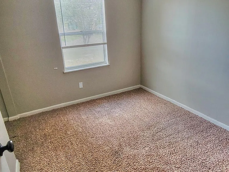 2472 Fernside Rd — Photo 9