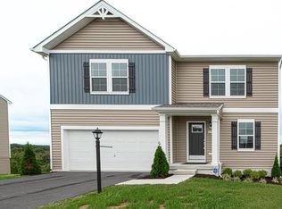 206 Wigeon Ct, Bunker Hill, WV 25413