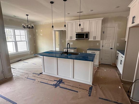 4th image of 121 Merle Road