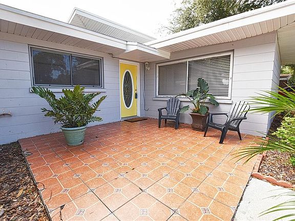 2nd image of 204 Sylvia Cir