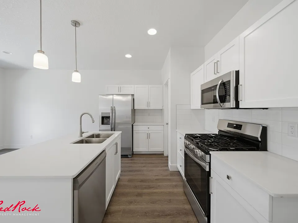 2341 E Siegel Ln