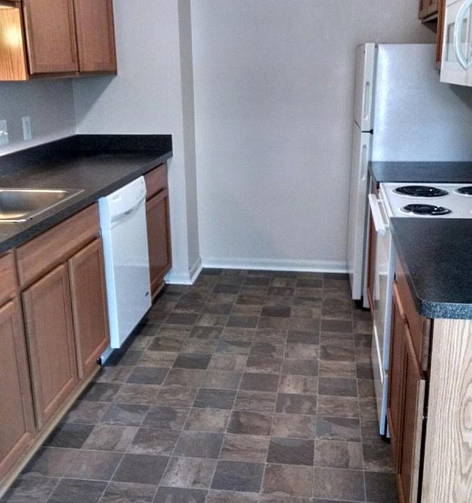 1st image of 36663 Woodward Ave APT 204