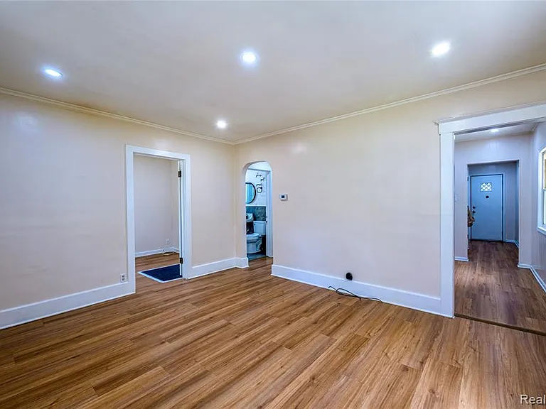 3226 Grayson St — Photo 7