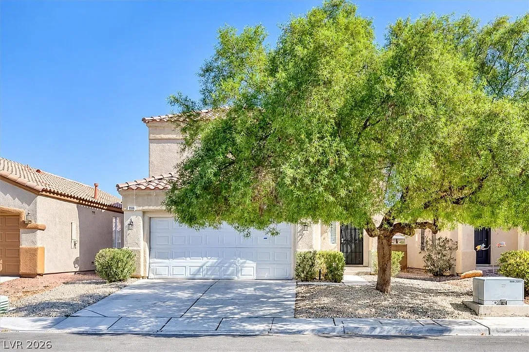 3 bed, 2.5 bath, 1800 sqft, $2,016 — Photo 1