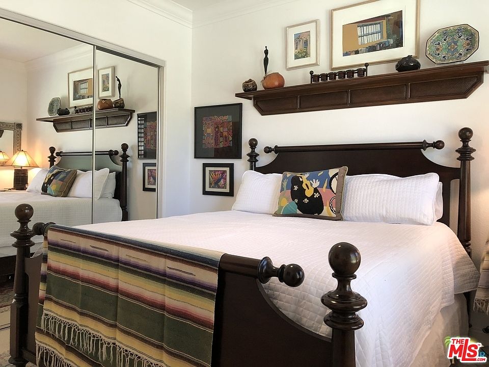 2nd image of 23 Via Las Flores