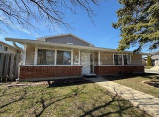 6100 Kit Carson Dr #29-1, Hanover Park, IL 60133