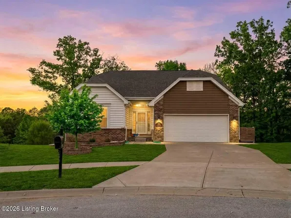 16801 Green Crest Ln, Louisville, KY 40245