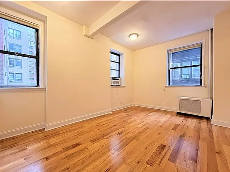 265 W 81st St #8Z — Photo 4