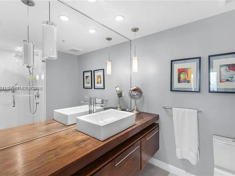 335 Biscayne #2309 — Photo 17