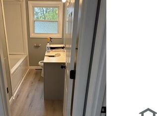 27 Shangri La Blvd, East Wareham, MA 02538