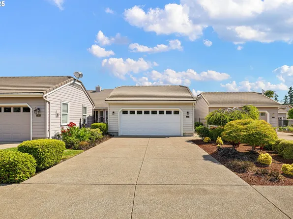280 Magnolia Dr, Creswell, OR 97426
