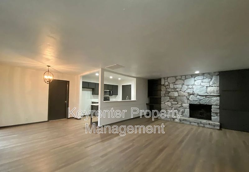 1st image of 644 Ottawa Pl Unit 644