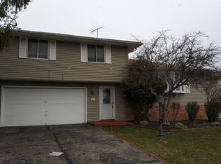 7242 Lynbrook Dr, Bedford, OH