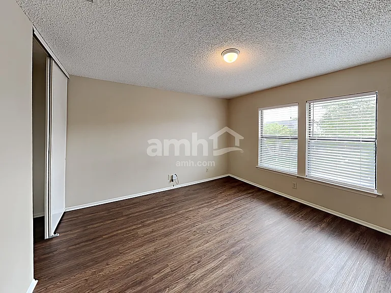 6678 Snow Meadow Dr — Photo 15