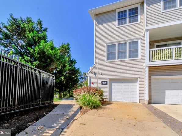 4664 Superior Sq, Fairfax, VA 22033
