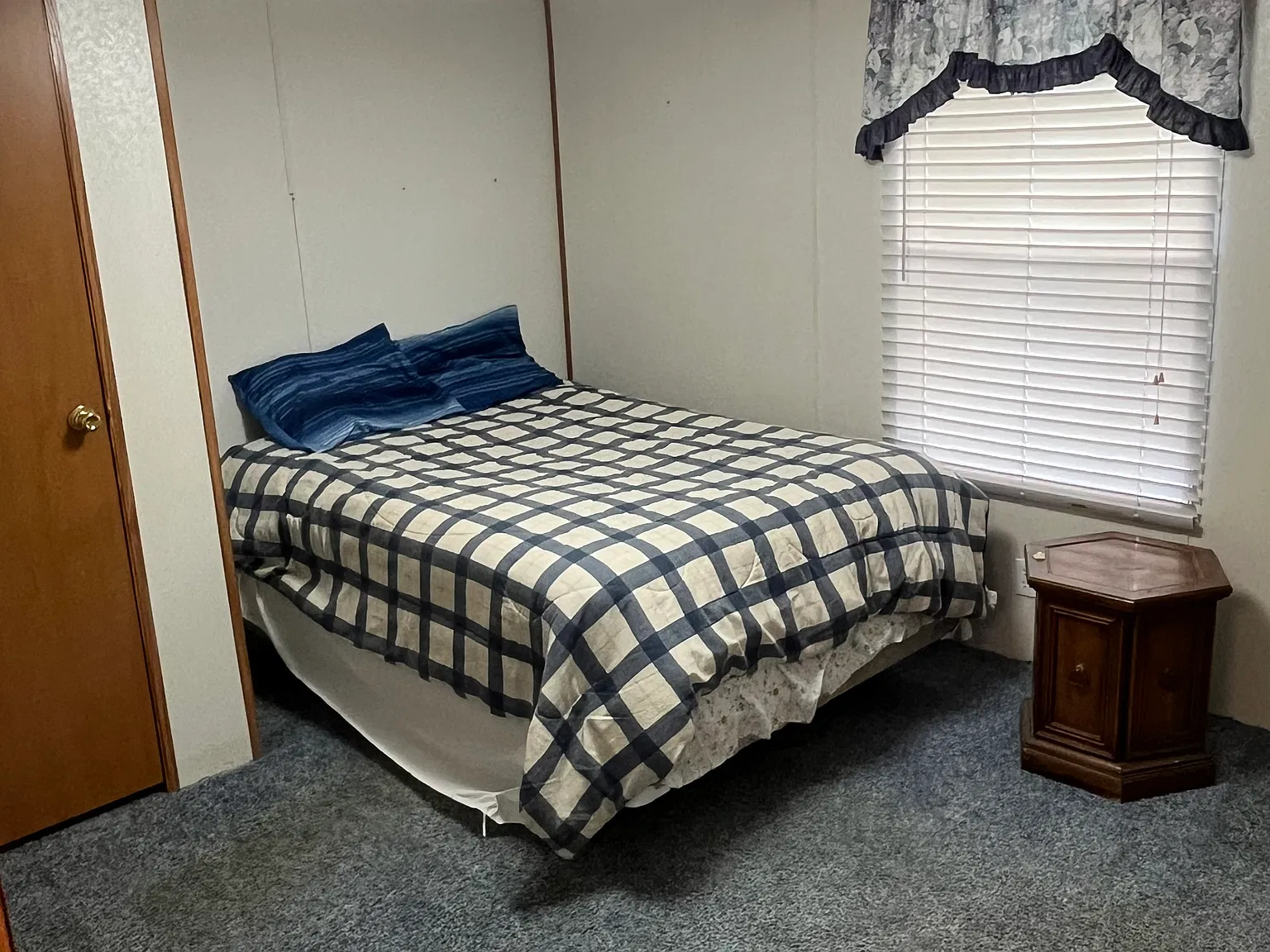 2 bed, $1,200 — Photo 4