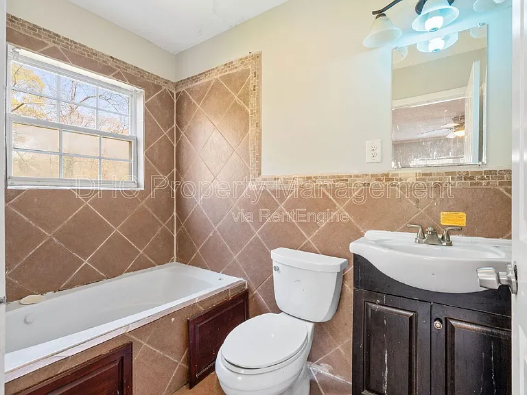 752 McDonough Blvd SE — Photo 9