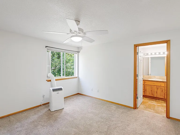 446 Corinne Dr — Photo 19