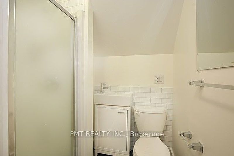 Toronto House for rent - 4 Bedrooms — photo 5