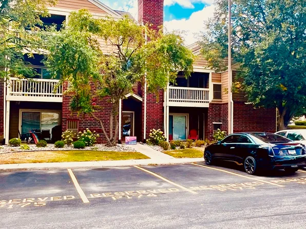104 Glengarry Dr APT 108, Bloomingdale, IL 60108