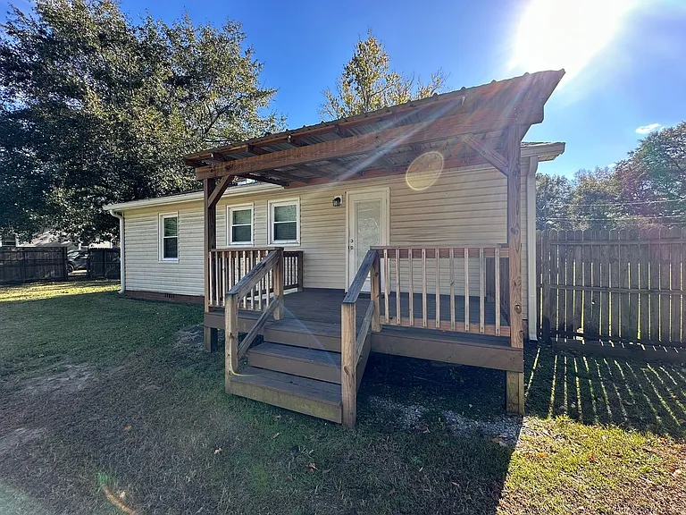 609 Pine Ridge St — Photo 15