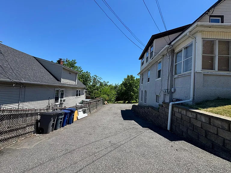 28 Terrace Ave #2F — Photo 2