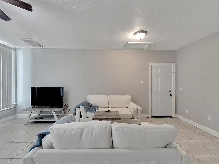 3651 Haines Rd N — Photo 16