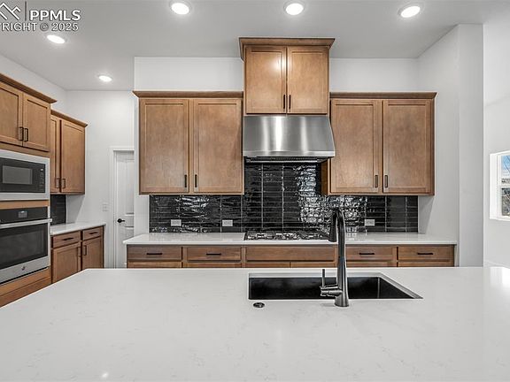 7th image of this home