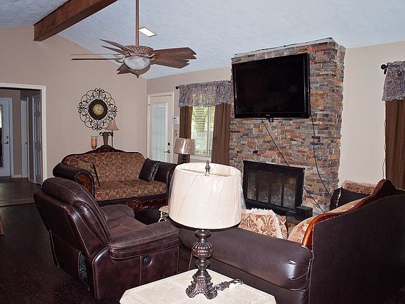 4th image of 2502 McHaney Dr