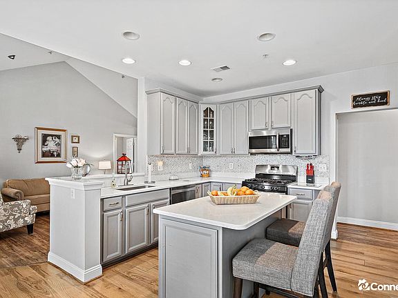 3rd image of 4805 Mantlewood Way