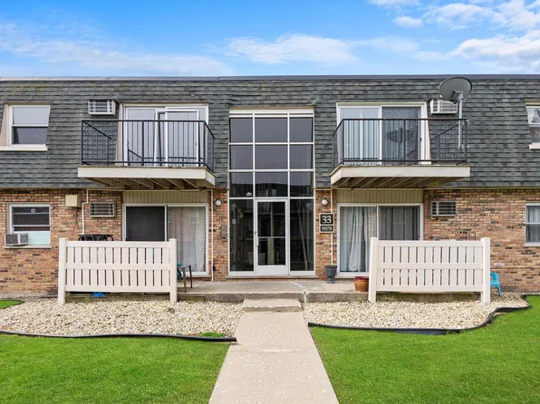 9978 S 84th Ter #3-308, Palos Hills, IL 60465