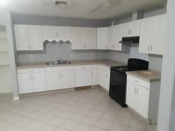 2nd image of 613 Shepard Ave