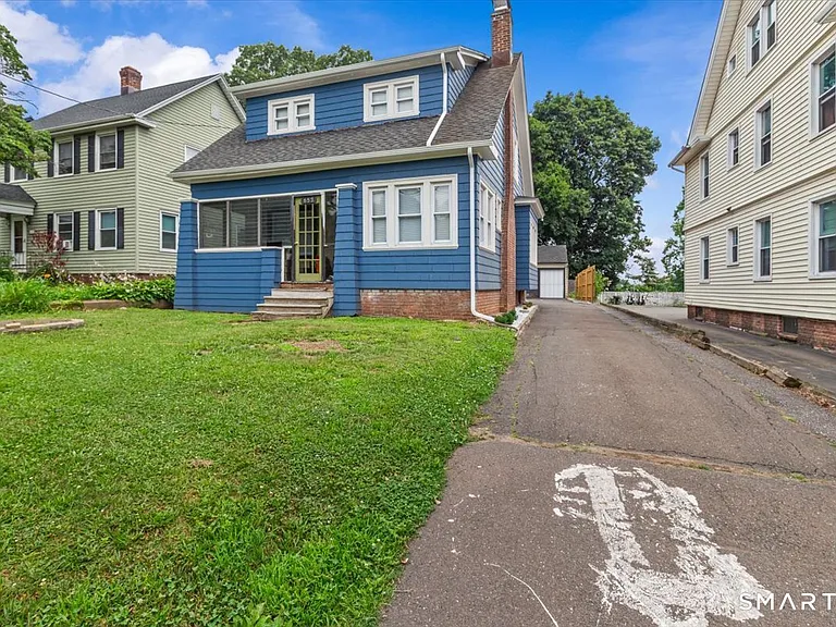 653 Forest Rd — Photo 20