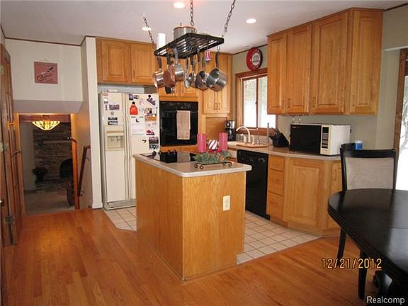 3rd image of 8818 Skylane Dr