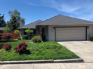 825 Ridgeway Cir, Medford, OR 97504