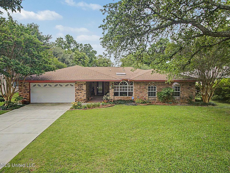 1st image of 109 Dogwood Dr